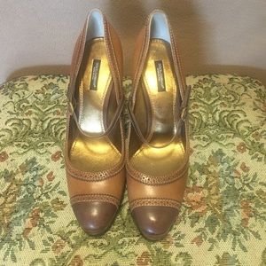Gently worn Dolce and Gabbana 4” tan pump heels